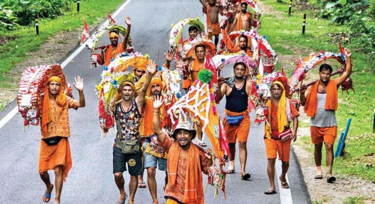 मुरादाबाद में दर्दनाक हादसा: हरिद्वार से लौट रहे दो कांवड़ियों की सड़क दुर्घटना में मौत, एक गंभीर
