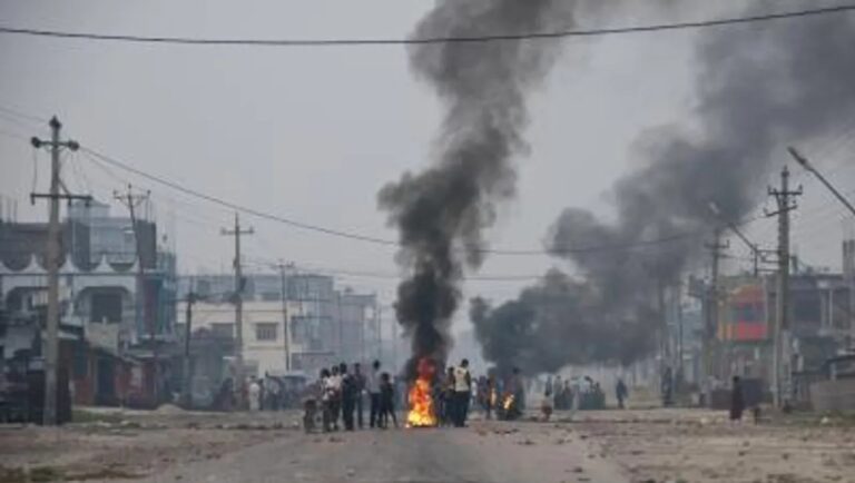 नेपाल बॉर्डर पर हालात बेकाबू! वीरगंज में हिंसा के बाद अनिश्चितकालीन कर्फ्यू, भारत सीमा तक अलर्ट