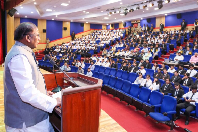 भारत में लोकतंत्र वैदिक काल से! राज्यपाल का बड़ा दावा