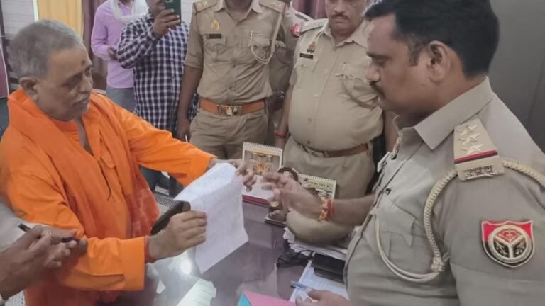 राम मंदिर चढ़ावा विवाद में नया मोड़, संतोष दुबे ने चंपत राय समेत 4 लोगों के खिलाफ FIR की मांग की
